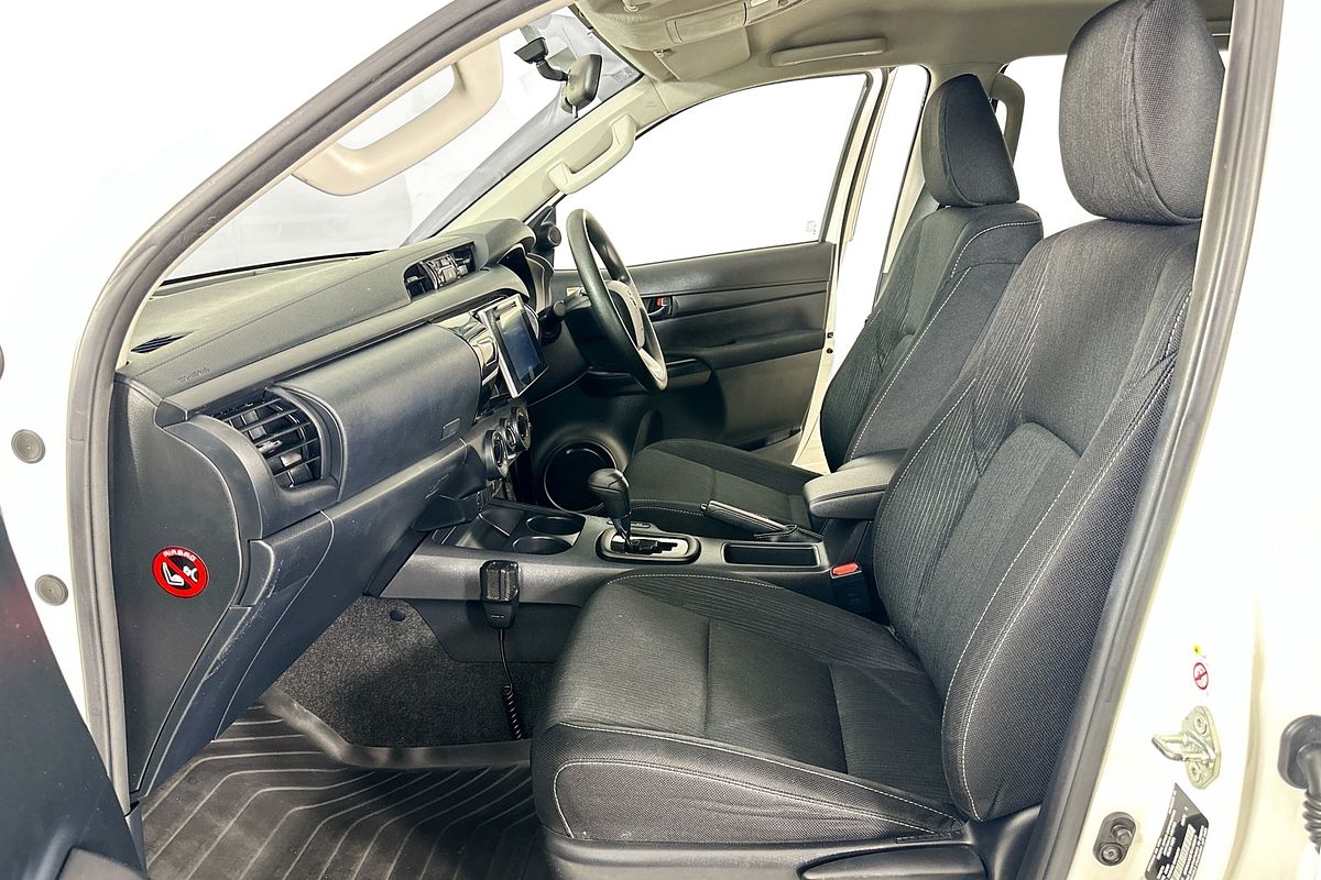 2017 Toyota HILUX SR (4x4) GUN126R MY17 4X4