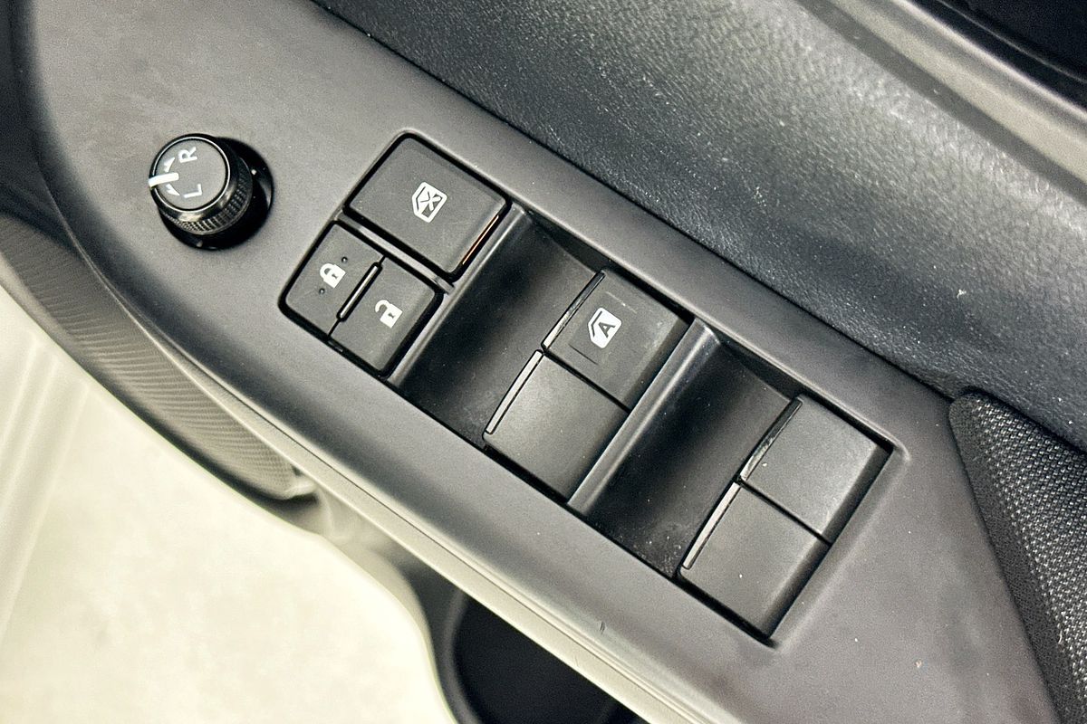 2019 Toyota HILUX WORKMATE TGN121R MY19 REAR WHEEL DRIVE