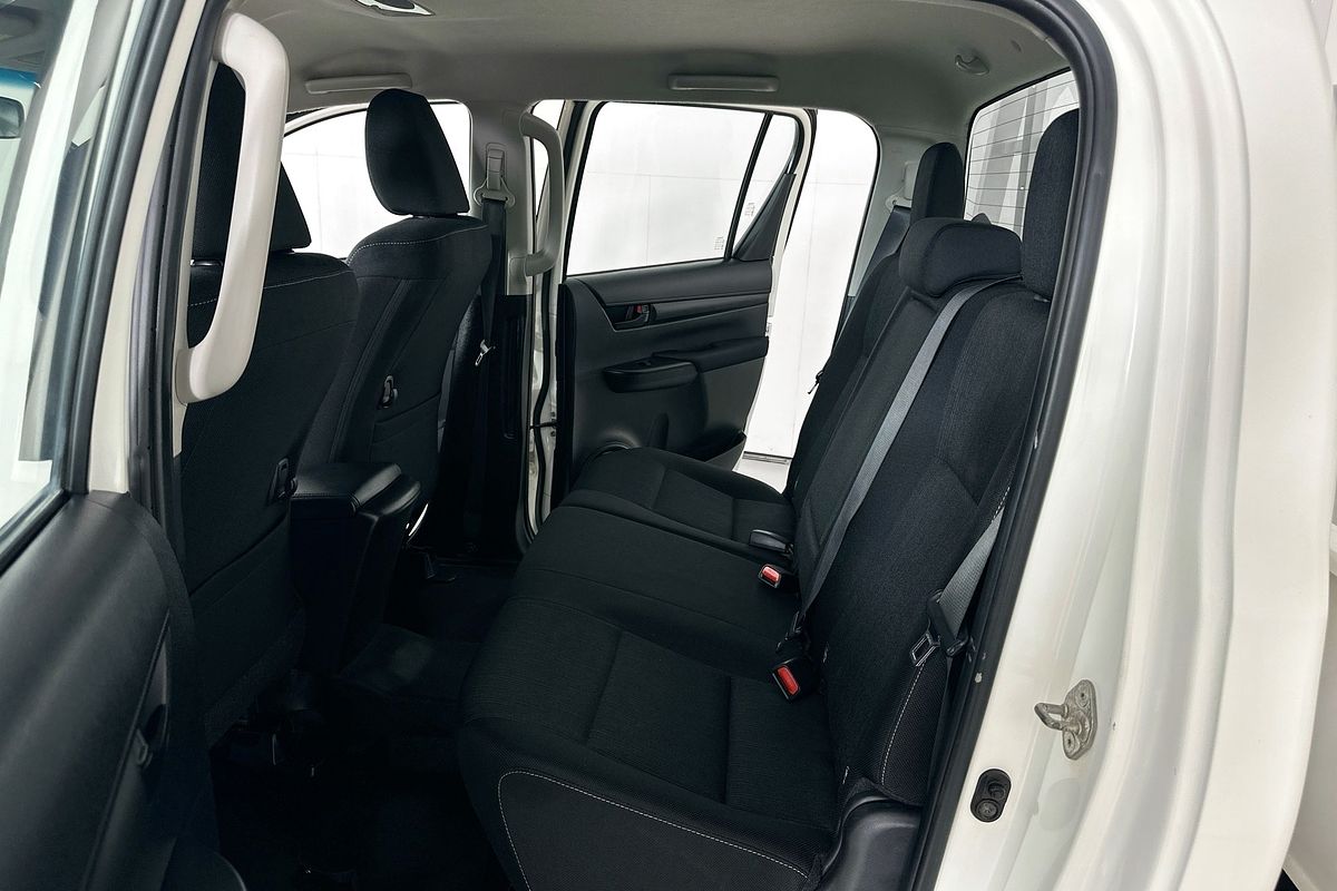 2021 Toyota HILUX SR (4x4) GUN126R FACELIFT 4X4