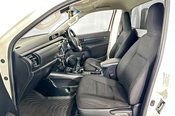 2020 Toyota HILUX SR (4x4) GUN126R MY19 UPGRADE 4X4