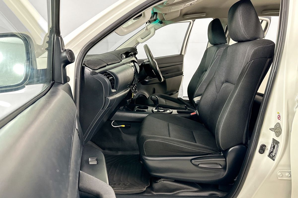 2019 Toyota HILUX SR (4x4) GUN126R MY19 4X4