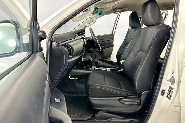 2019 Toyota HILUX SR (4x4) GUN126R MY19 4X4