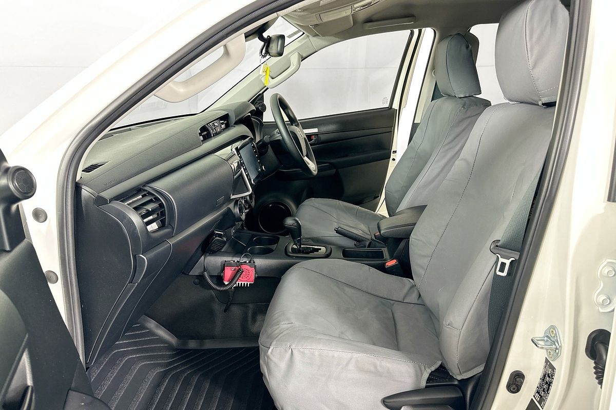 2025 Toyota HILUX SR (4x4) STEEL WHEELS GUN126R RC 4X4