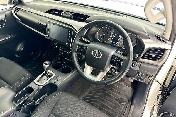 2021 Toyota HILUX SR5 (4x4) GUN126R FACELIFT 4X4