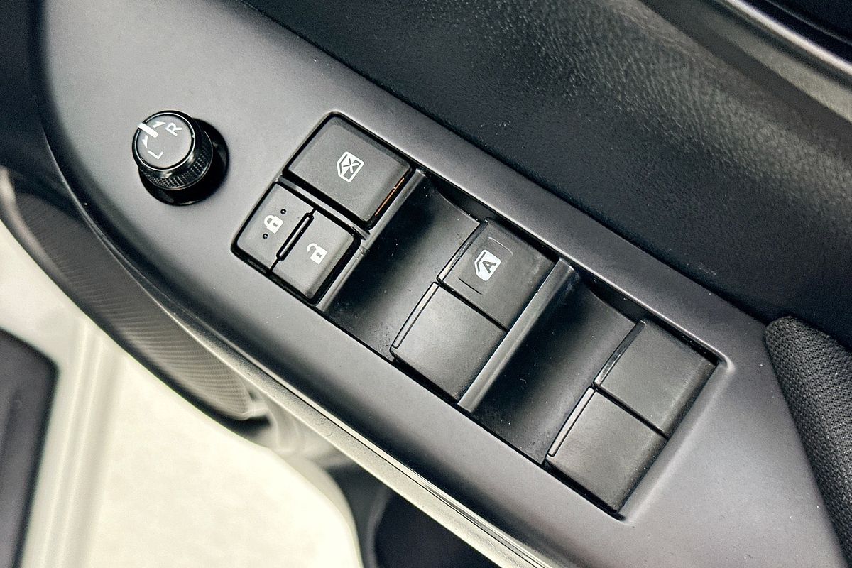 2019 Toyota HILUX WORKMATE TGN121R MY19 REAR WHEEL DRIVE