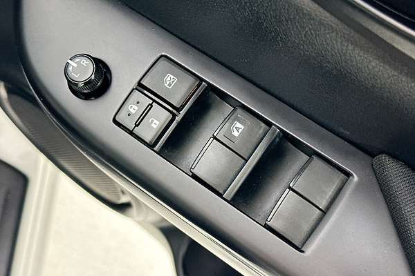 2019 Toyota HILUX WORKMATE TGN121R MY19 REAR WHEEL DRIVE