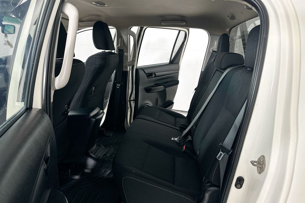 2021 Toyota HILUX SR (4x4) GUN126R FACELIFT 4X4