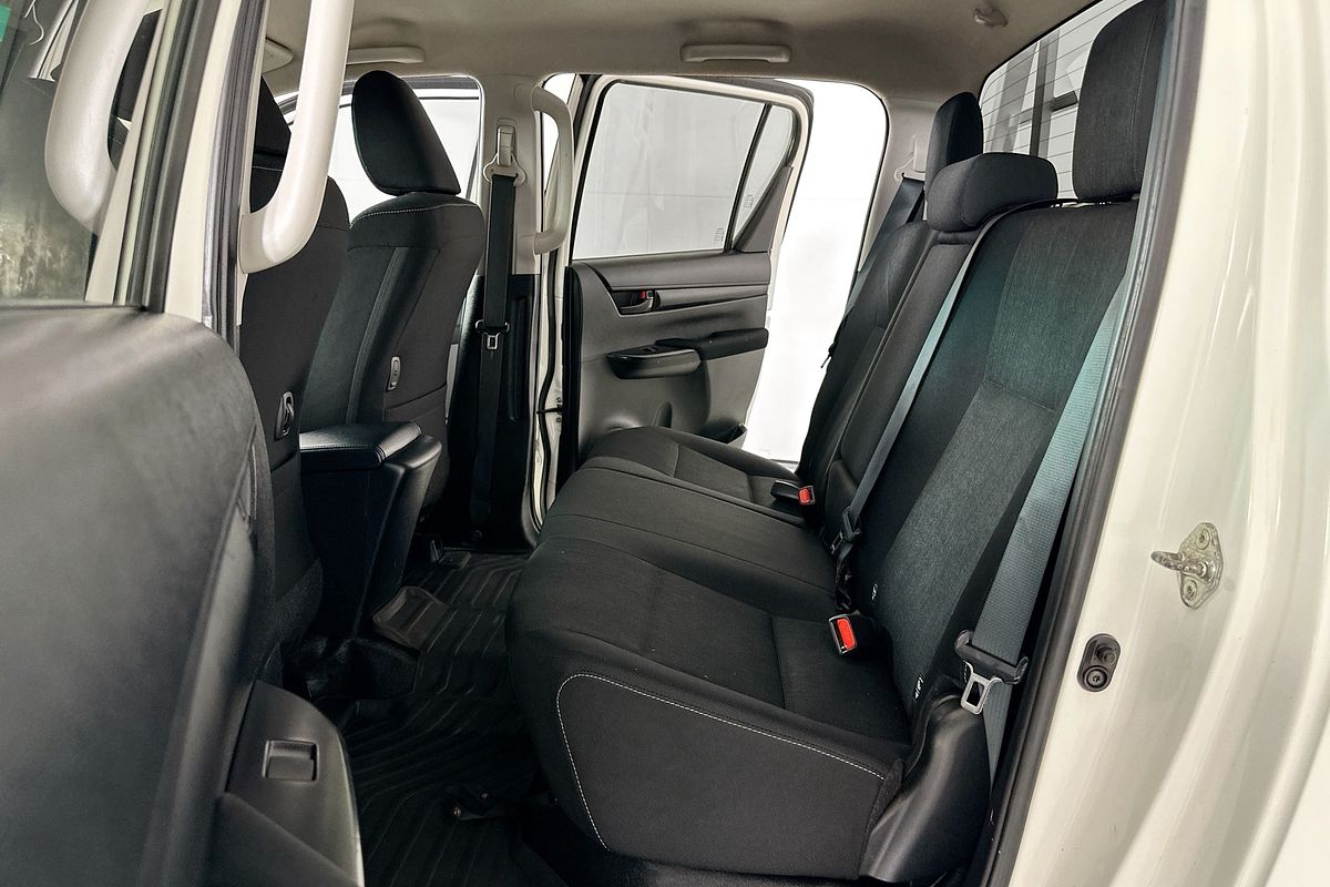 2021 Toyota HILUX SR (4x4) GUN126R FACELIFT 4X4