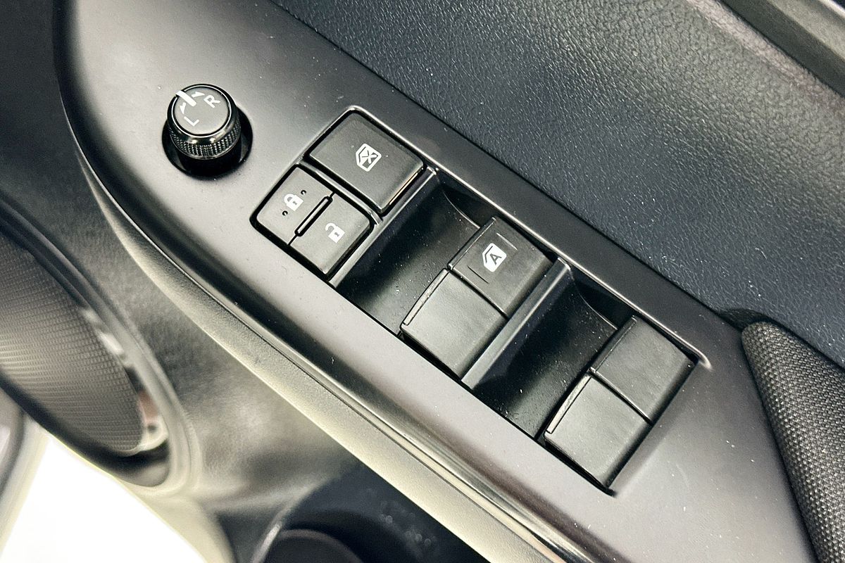 2019 Toyota HILUX SR (4x4) GUN126R MY19 4X4