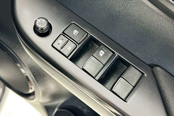 2019 Toyota HILUX SR (4x4) GUN126R MY19 4X4