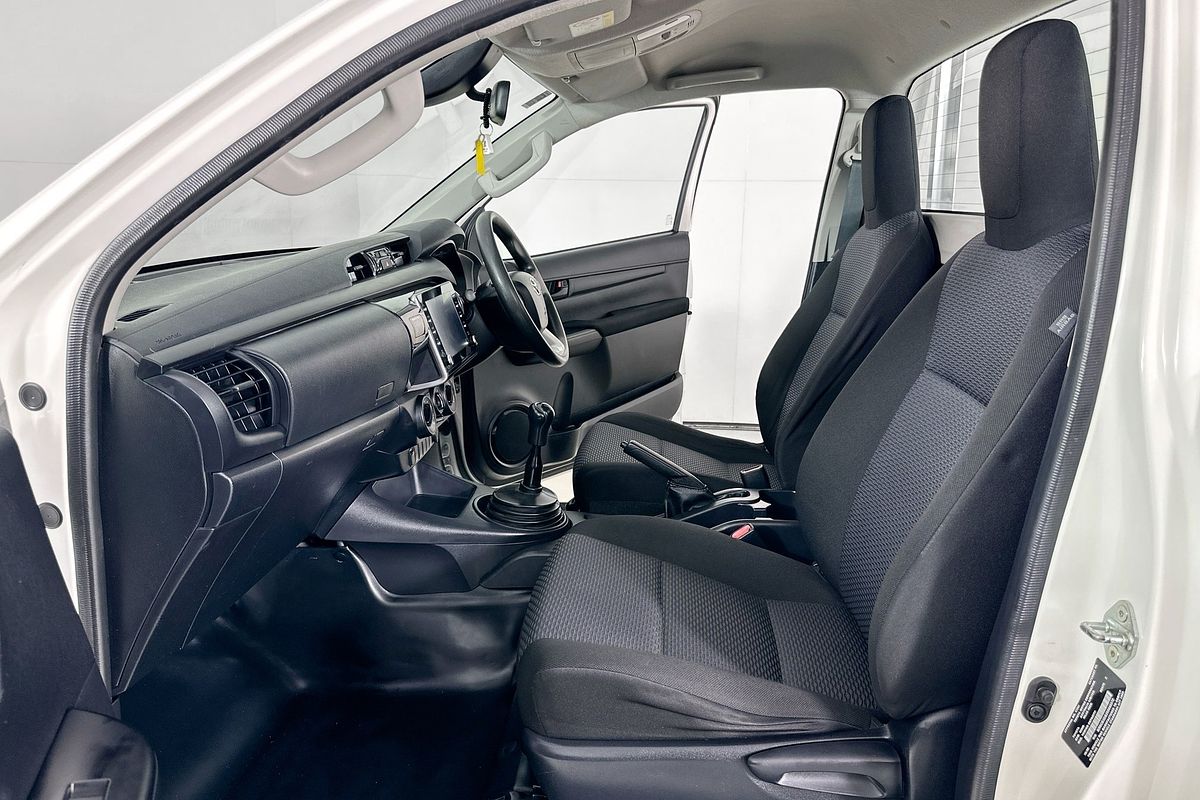 2020 Toyota HILUX WORKMATE HI-RIDER GUN135R FACELIFT 4x2