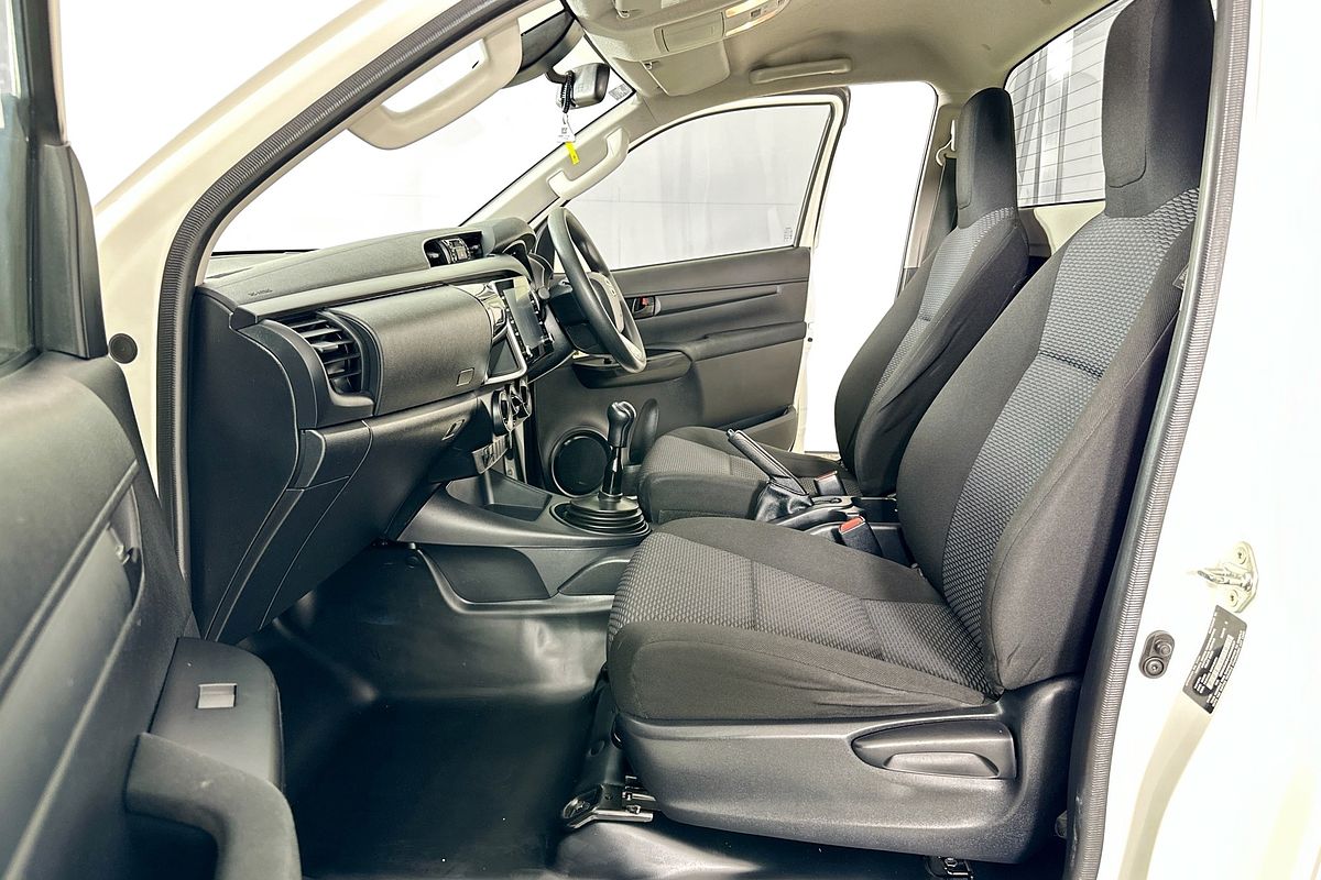 2020 Toyota HILUX WORKMATE HI-RIDER GUN135R FACELIFT 4x2