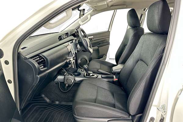 2025 Toyota HILUX SR 48V (4x4) GUN126R RC 4X4