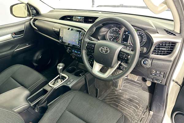 2022 Toyota HILUX SR5 (4x4) GUN126R 4X4