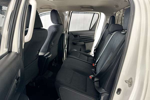 2021 Toyota HILUX SR (4x4) GUN126R FACELIFT 4X4