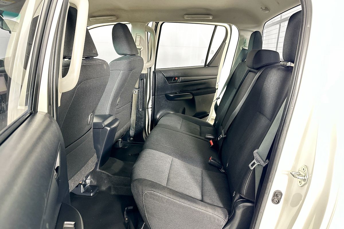 2019 Toyota HILUX SR (4x4) GUN126R MY19 4X4