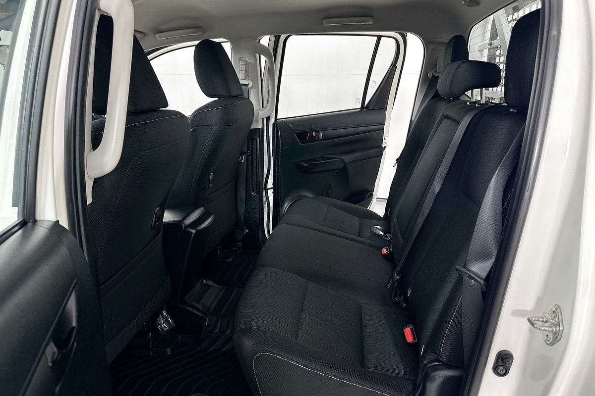 2023 Toyota HILUX SR (4x4) GUN126R 4X4