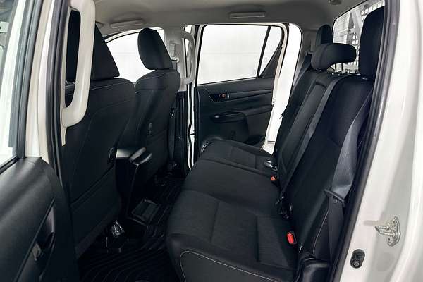 2023 Toyota HILUX SR (4x4) GUN126R 4X4