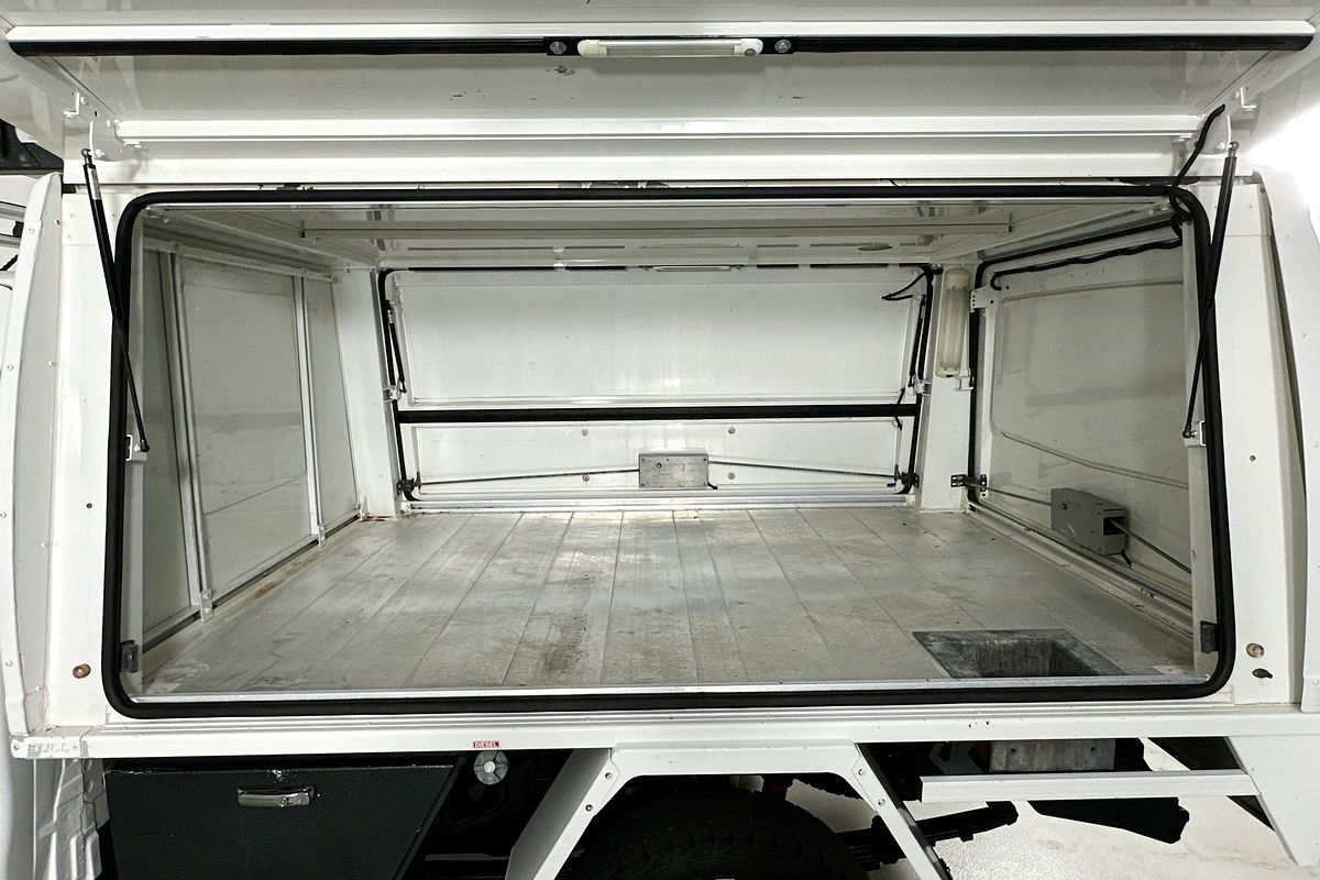 2017 Toyota HILUX SR (4x4) GUN126R 4X4