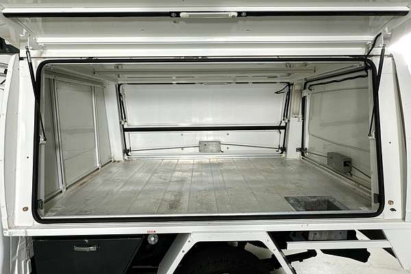 2017 Toyota HILUX SR (4x4) GUN126R 4X4