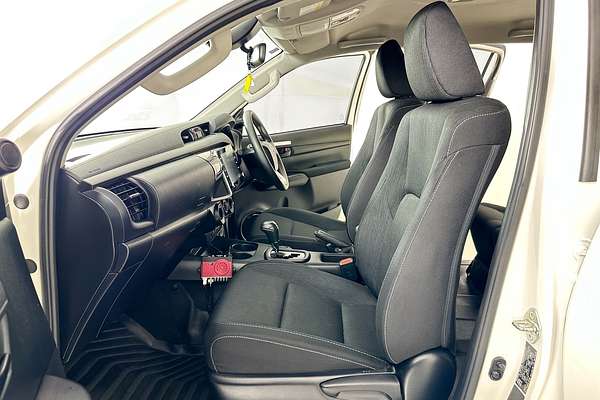 2023 Toyota HILUX SR (4x4) GUN126R 4X4