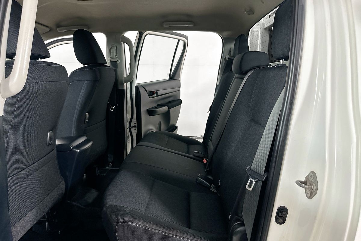 2021 Toyota HILUX SR (4x4) GUN126R FACELIFT 4X4