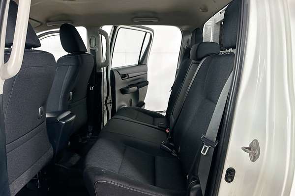 2021 Toyota HILUX SR (4x4) GUN126R FACELIFT 4X4