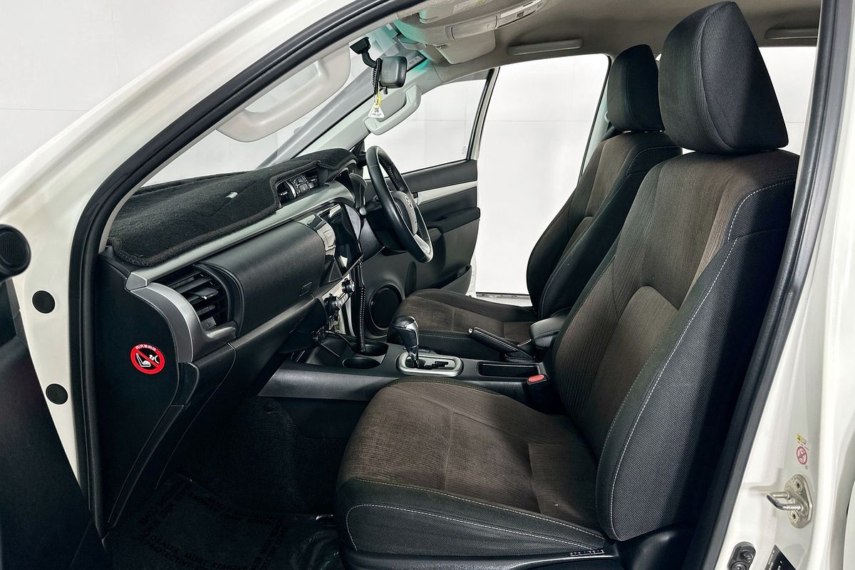 2018 Toyota HILUX SR5 (4x4) GUN126R MY17 4X4