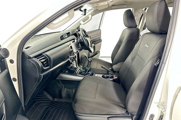 2024 Toyota HILUX SR (4x4) GUN126R 4X4