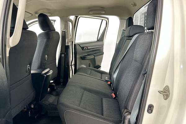 2021 Toyota HILUX SR (4x4) GUN126R 4X4