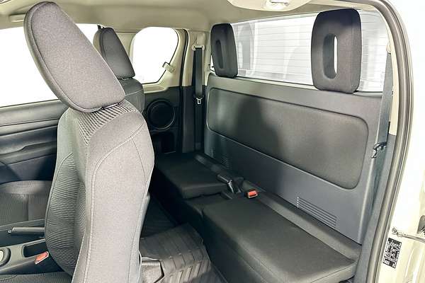 2025 Toyota Hilux SR (4x4) GUN126R RC 4X4