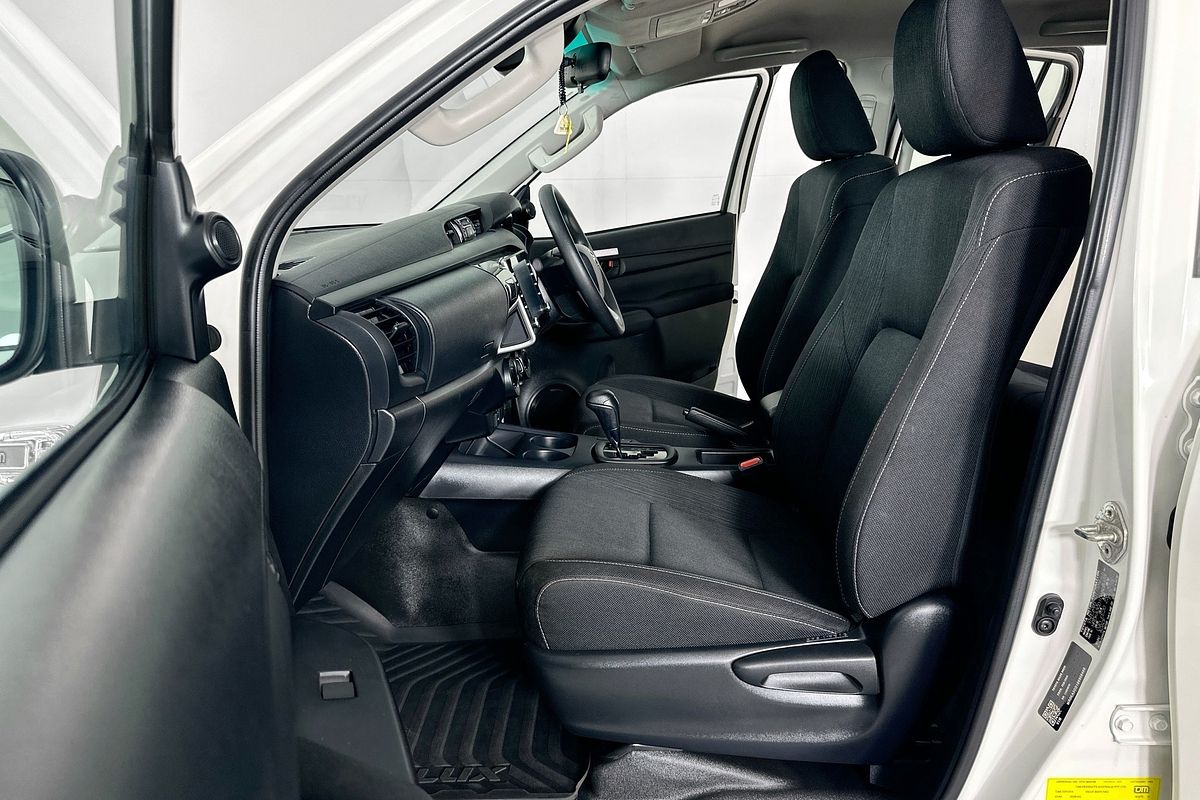 2024 Toyota HILUX SR (4x4) GUN126R 4X4