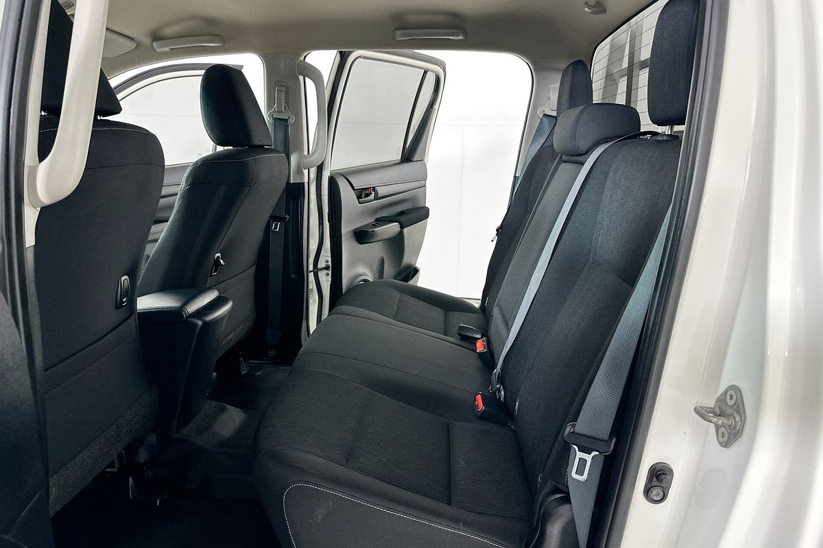 2021 Toyota HILUX SR (4x4) GUN126R 4X4