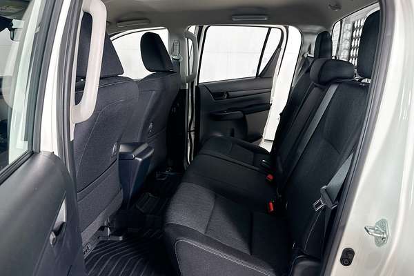 2025 Toyota HILUX SR 48V (4x4) GUN126R RC 4X4