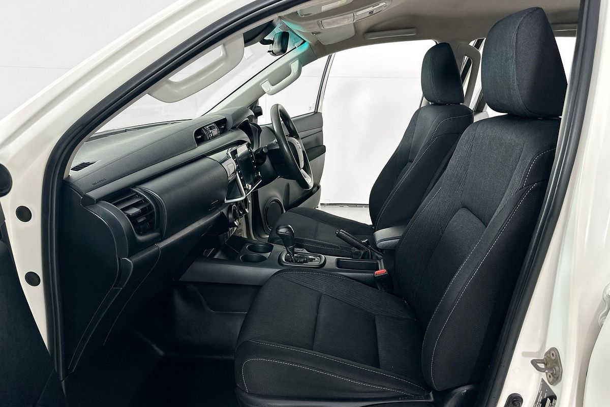 2021 Toyota HILUX SR (4x4) GUN126R 4X4