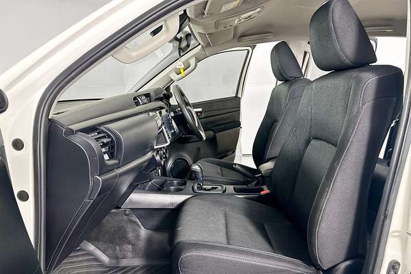 2022 Toyota HILUX SR (4x4) GUN126R 4X4