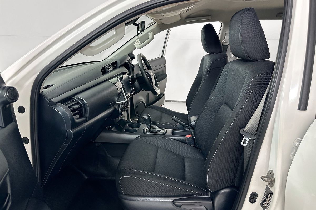 2021 Toyota HILUX SR (4x4) GUN126R 4X4