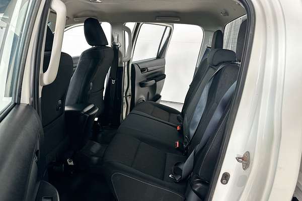 2018 Toyota HILUX SR (4x4) GUN126R MY19 4X4