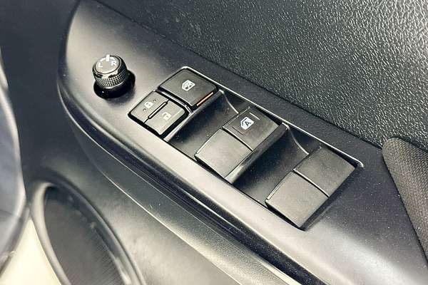 2021 Toyota HILUX SR (4x4) GUN126R FACELIFT 4X4