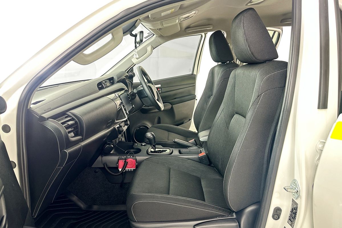 2024 Toyota HILUX SR 48V (4x4) GUN126R 4X4