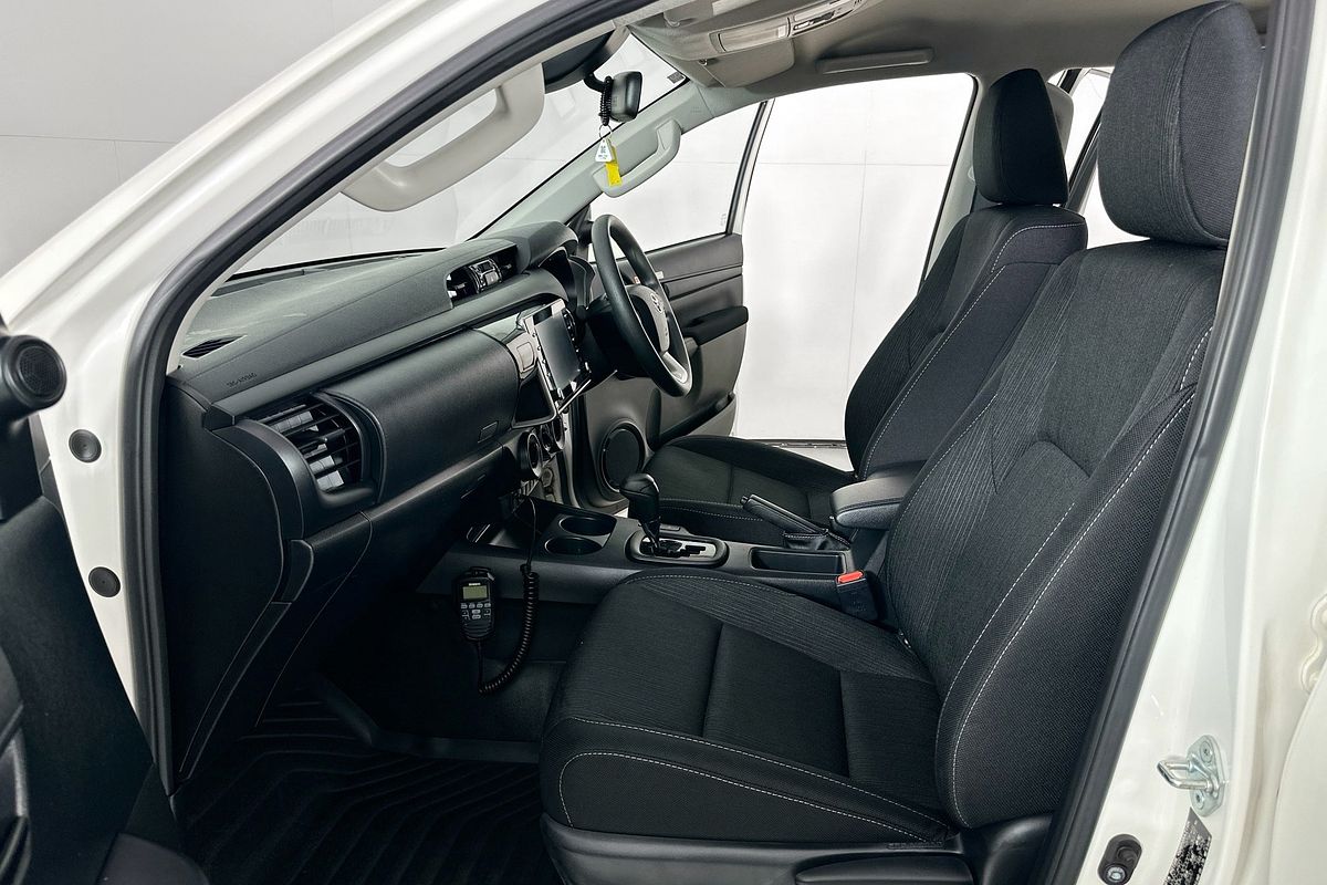 2023 Toyota HILUX SR (4x4) GUN126R 4X4