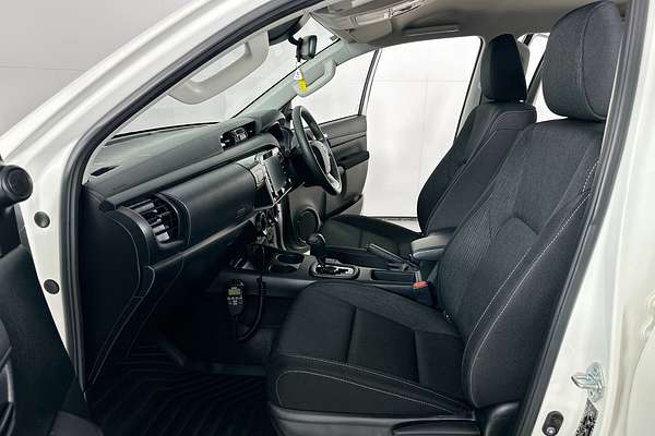 2023 Toyota HILUX SR (4x4) GUN126R 4X4