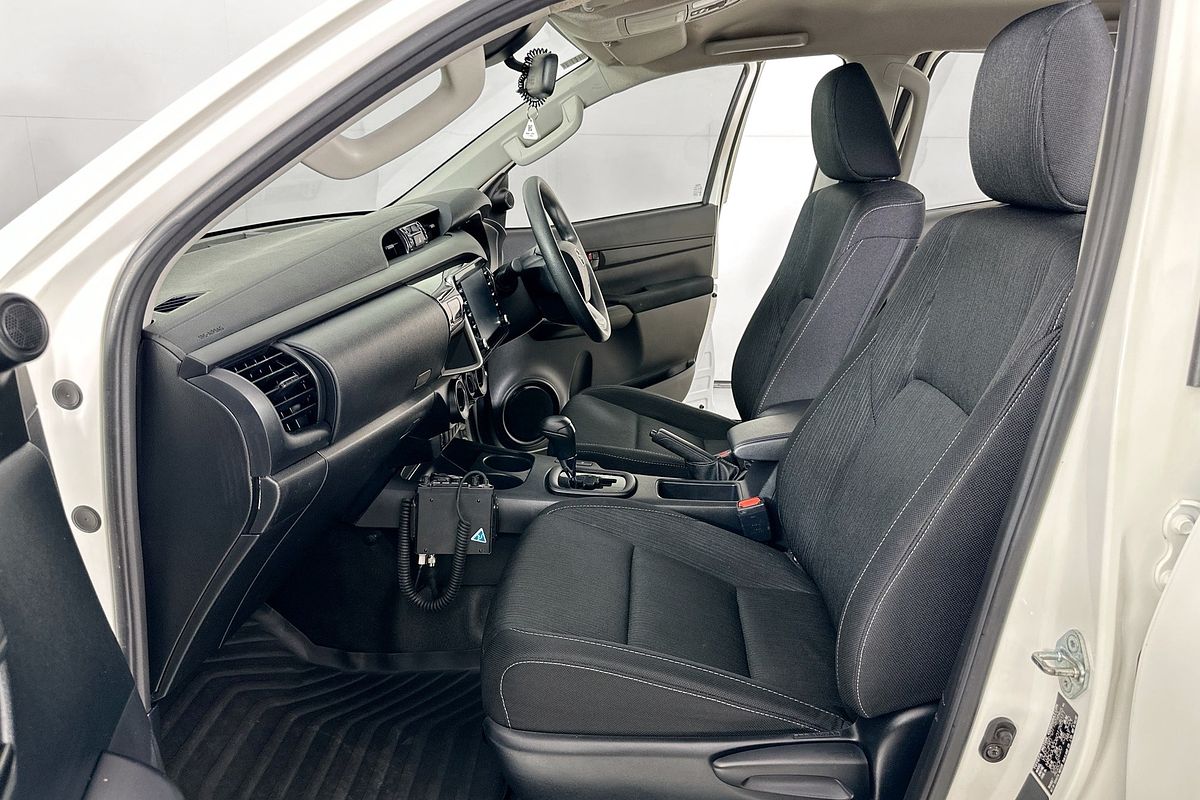 2023 Toyota HILUX SR (4x4) GUN126R 4X4