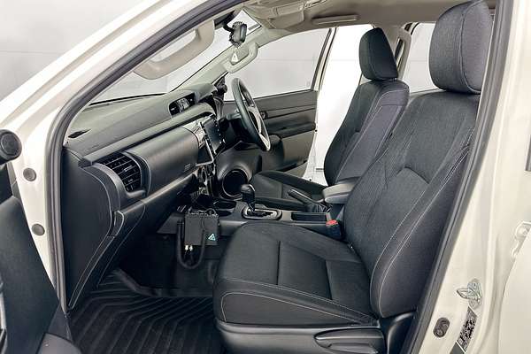 2023 Toyota HILUX SR (4x4) GUN126R 4X4