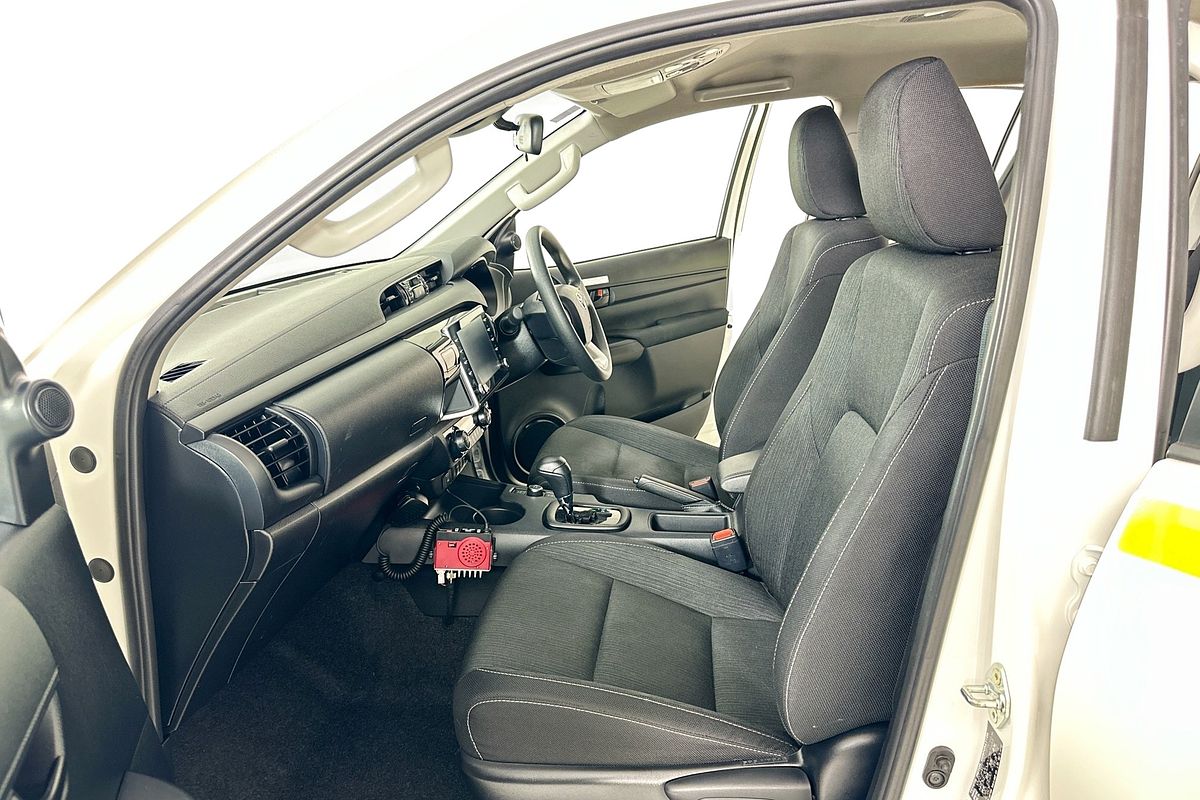 2024 Toyota HILUX SR 48V (4x4) GUN126R 4X4