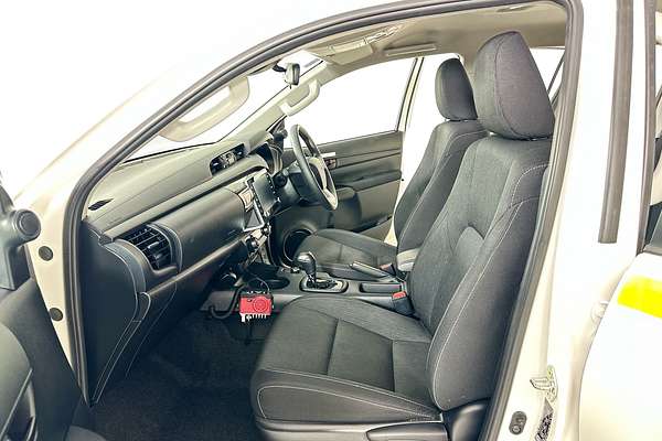 2024 Toyota HILUX SR 48V (4x4) GUN126R 4X4