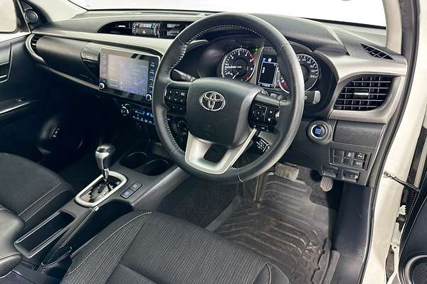 2021 Toyota HILUX SR5 (4x4) GUN126R FACELIFT 4X4