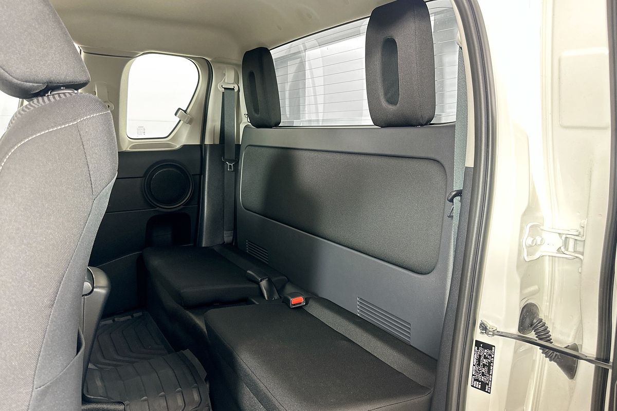 2025 Toyota HILUX SR (4x4) GUN126R RC 4X4