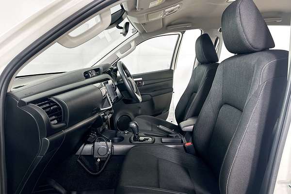 2025 Toyota HILUX SR 48V (4x4) GUN126R RC 4X4