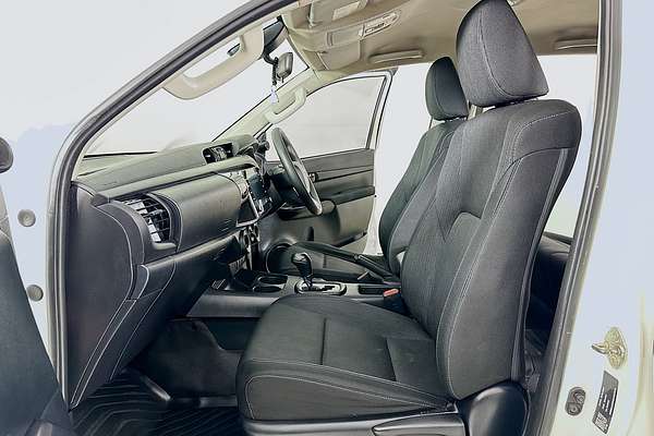 2022 Toyota HILUX SR (4x4) GUN126R 4X4